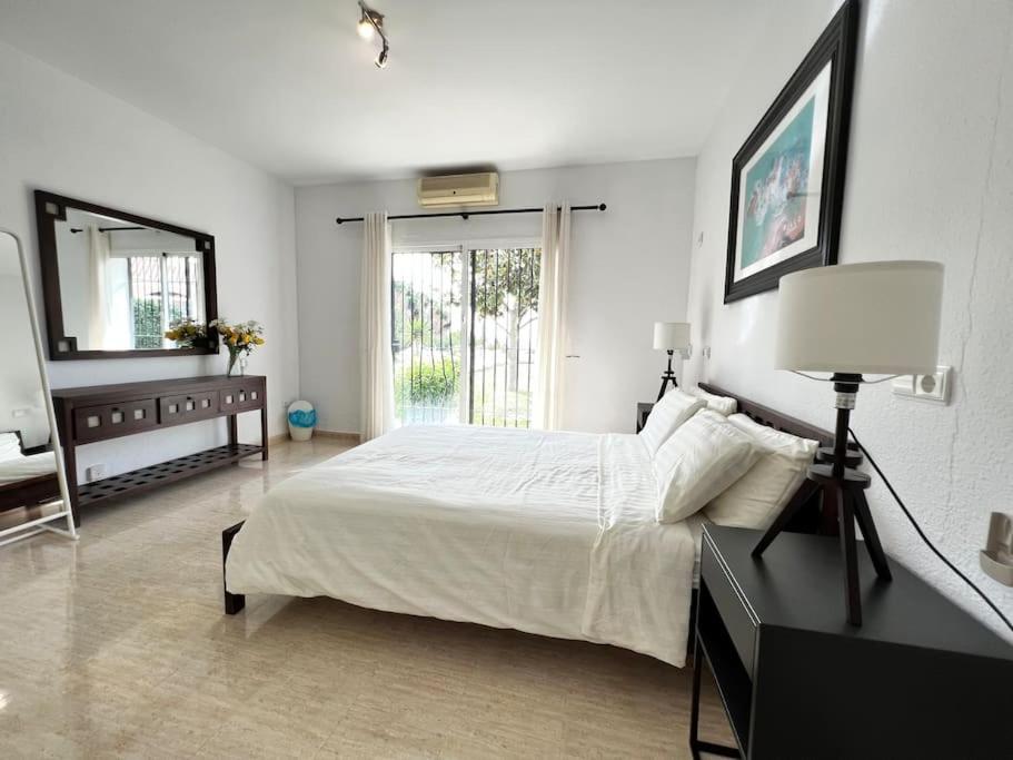 Villa Scenic With Private Pool - Sleeps 8 Mijas Exteriér fotografie